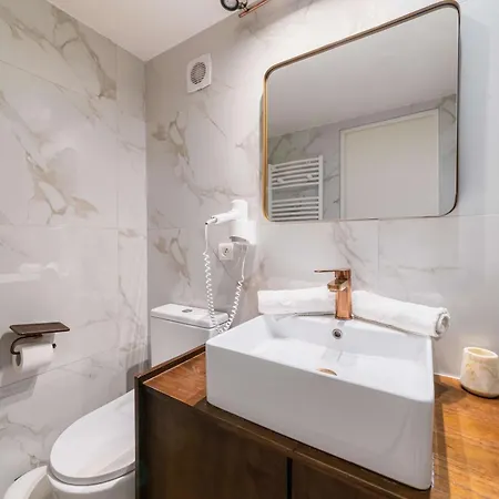 Metro Pyrenees 4 Pers - 19 Apartamento *